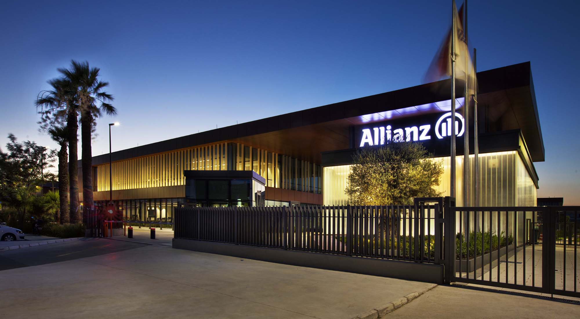 İzmir Allianz Kampüs Binası